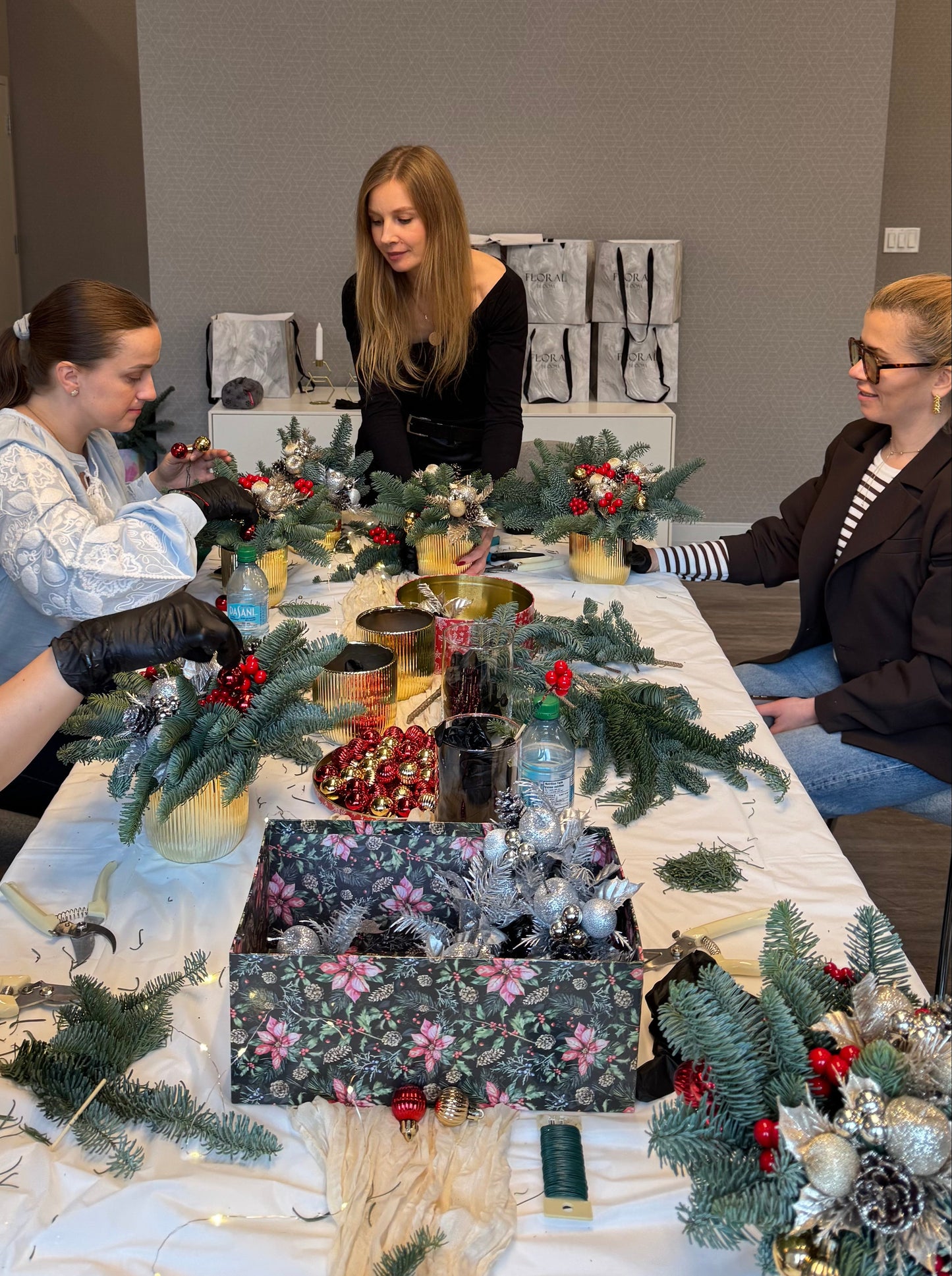 Christmas Centerpiece Making & Honey Cake Decorating Workshop